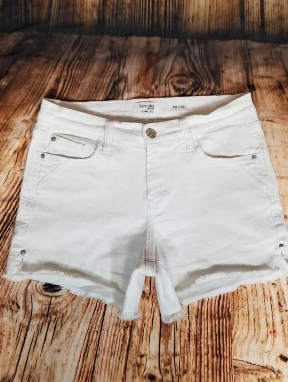 Kensie Jeans "The Short" Vintage Luxe White Cut-Off Shorts Size 2/26 Denim